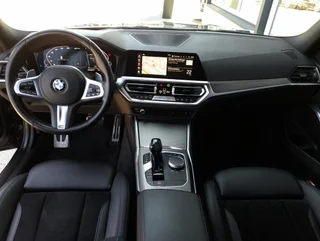 330 e Touring M-SPORT 4x4 PHEV Aut. - Image 3