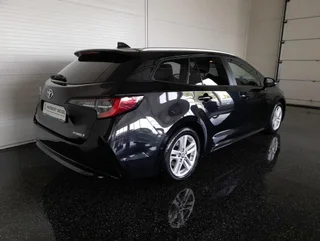 Corolla Kombi 1,8 Hybrid Aut - Image 2