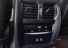 330 e Touring SPORT-LINE PHEV Aut. - Image 13