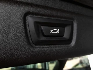 330 e Touring SPORTLINE PHEV Aut. - Image 14