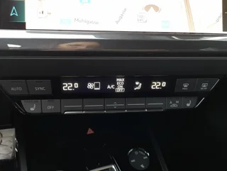 Q4 e-tron 50 quattro S-LINE - Image 7