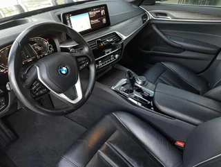 530 e Touring LUXURY LINE PHEV 4x4 Aut - Image 11