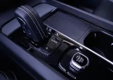 XC60 T6 R-DESIGN 4x4 PHEV Aut - Image 7