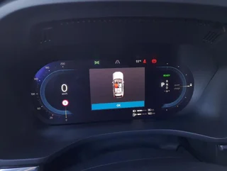 XC60 T6 R-DESIGN 4x4 PHEV Aut - Image 8