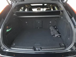 XC60 T6 R-DESIGN 4x4 PHEV Aut - Image 15