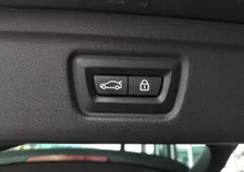 330 e Touring SPORTLINE 4x4 PHEV Aut. - Image 17